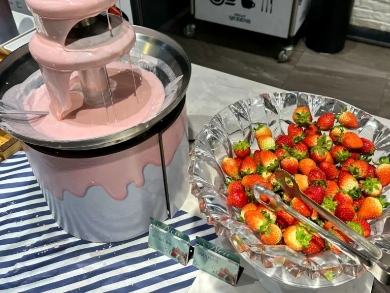 Ashley Queens Strawberry