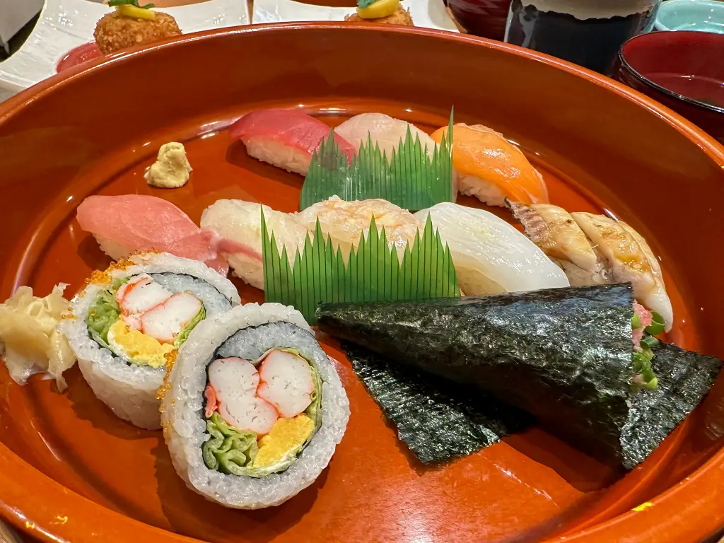 Hyotan Sushi Lunch Set