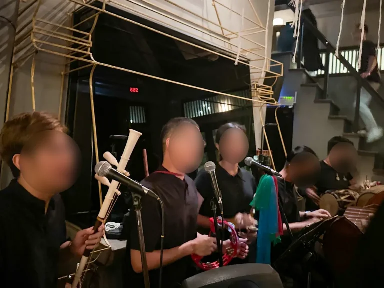 TEP BAR Thai music Live Bar