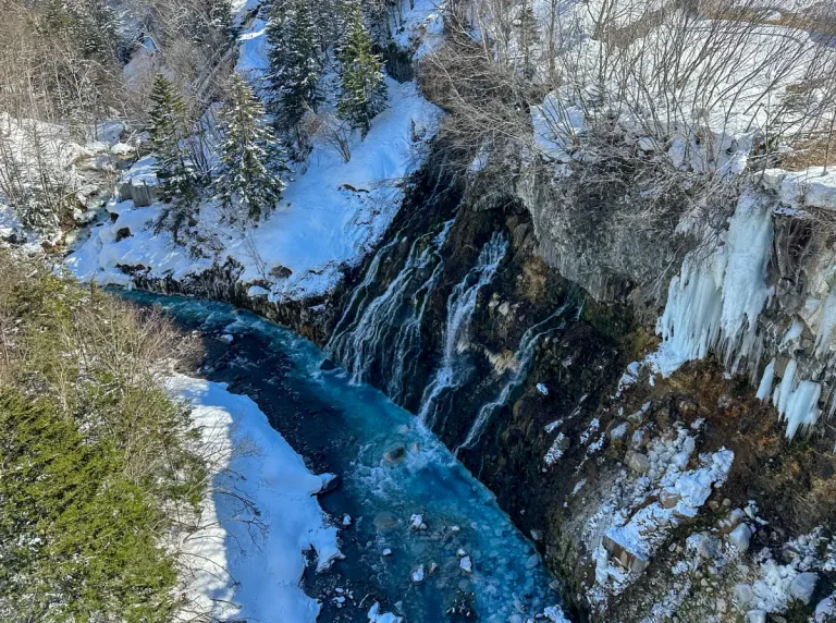 How to Visit Shirahige Waterfall from Biei by Bus: Sapporo Rail Pass Travel Guide & Recommended Routes