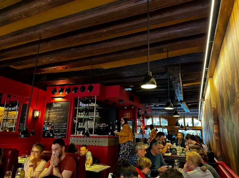 Fiston Bouchon Lyonnais Review: Authentic Lyon Traditional Restaurant Experience in Old Town