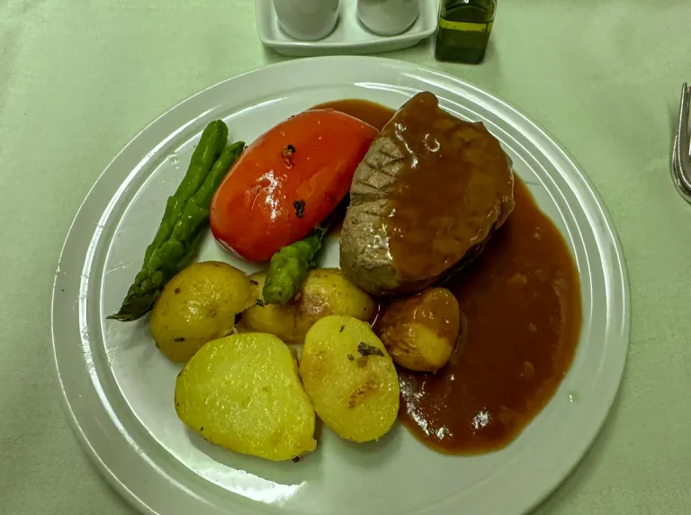 Korean Air Business Class Zurich to Seoul: Prestige Sleeper Review with Lounge Access and Dining Experience